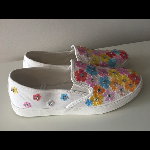 Size 8 shoe - Picture 2 of 3